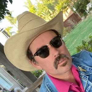 Meet your Posher, Pat